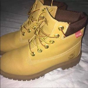 Timberlands!! PRICE NEGOTIABLE